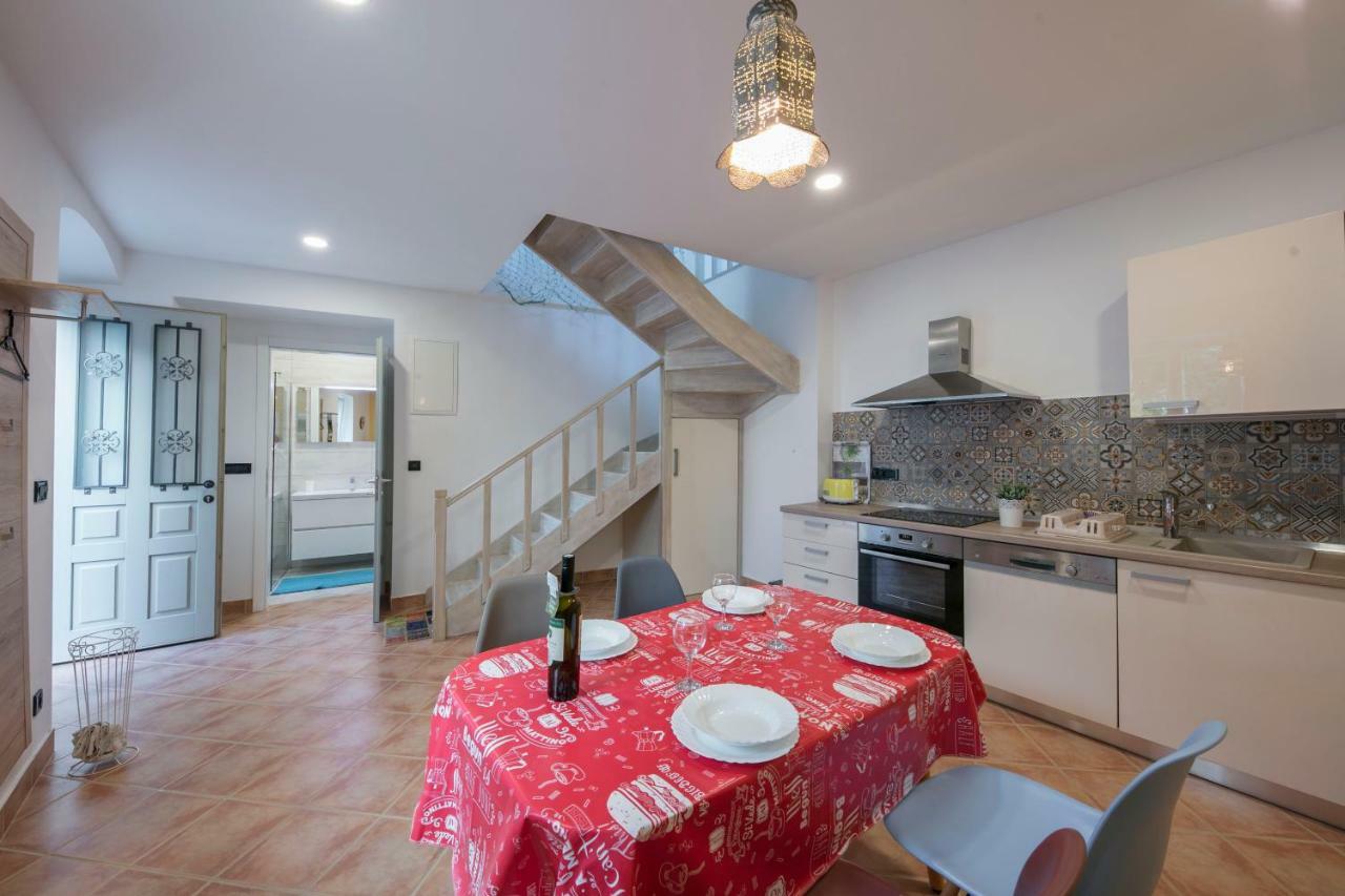 Apartments Villa Adrienne Mali Lošinj Extérieur photo