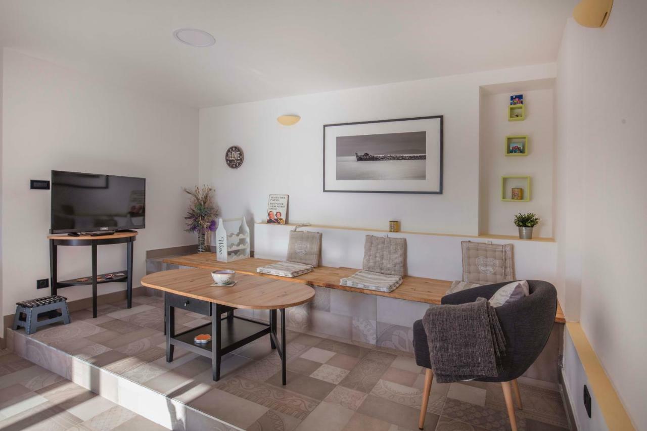 Apartments Villa Adrienne Mali Lošinj Extérieur photo