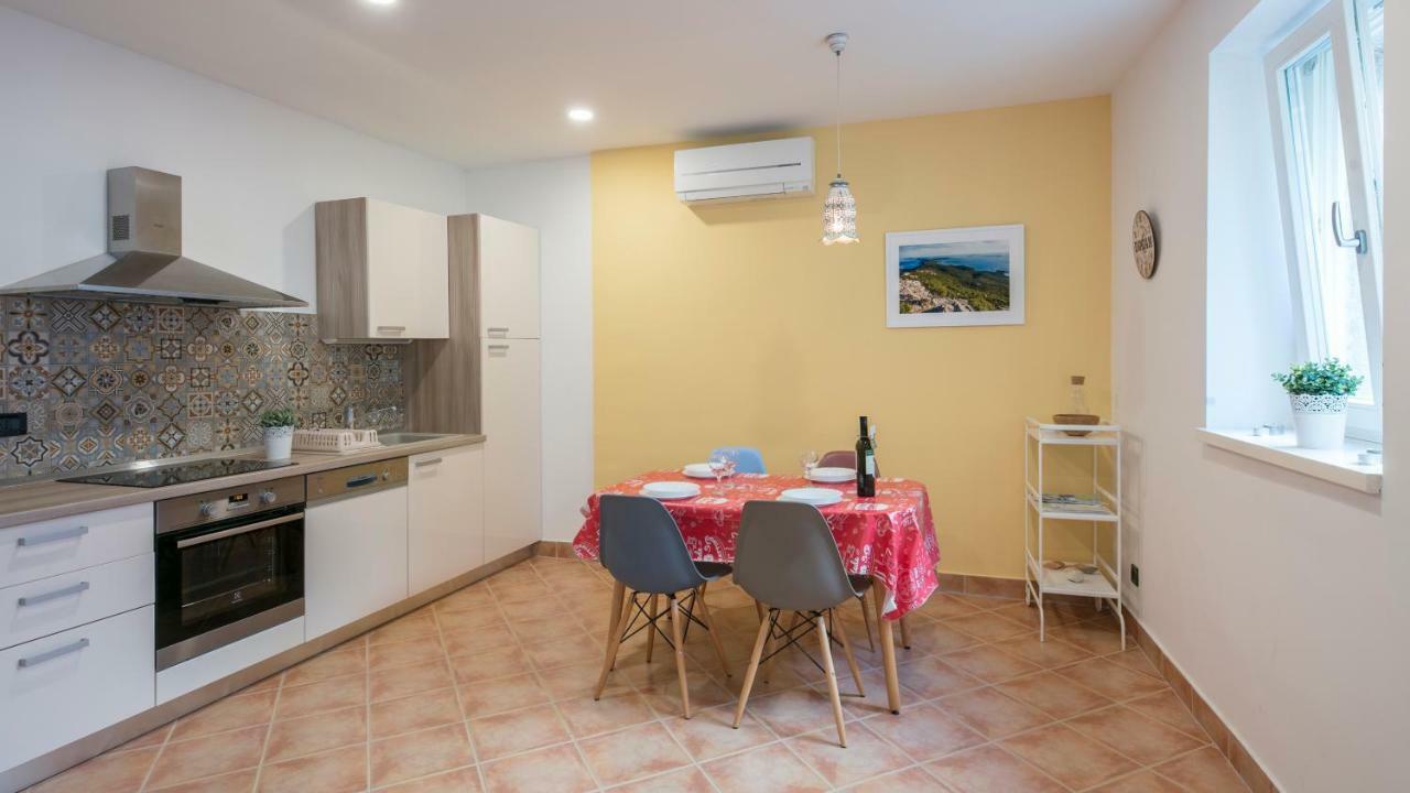 Apartments Villa Adrienne Mali Lošinj Extérieur photo